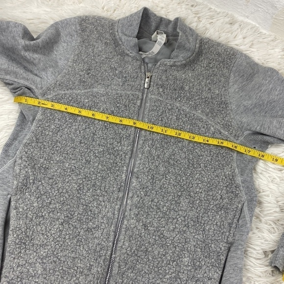 Lululemon Stand Out Sherpa Jacket Heathered Core Light Grey / Silver Drop - Picture 4 of 7